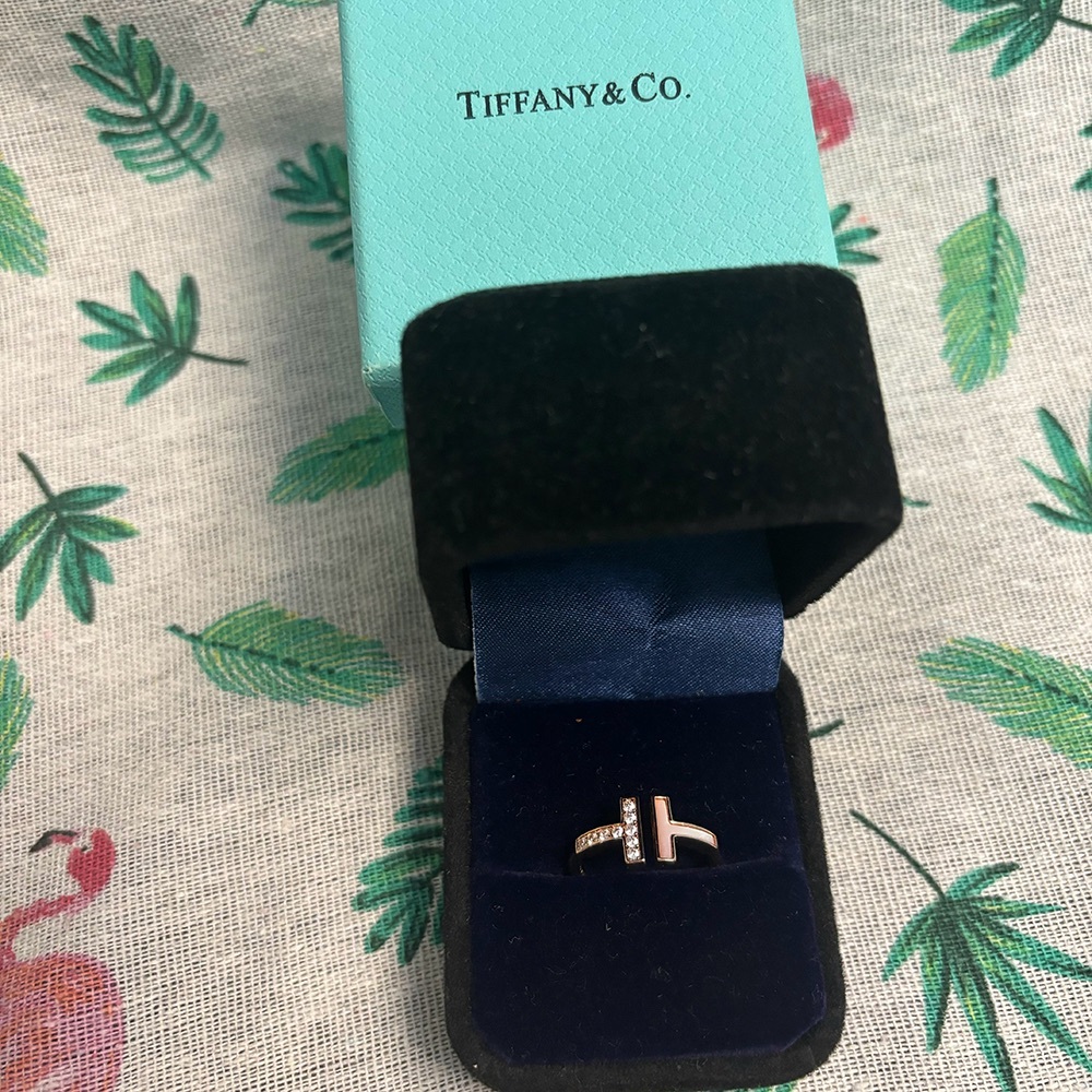 Tiffany T Wire Ring In Rose Gold And Mother Of Pearl